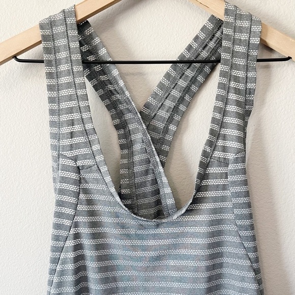 ZYIA Active Gray Nimbus Split Criss Cross Back Striped Tank Top Sz Medium EUC - Picture 3 of 7